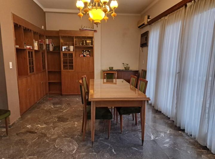 Casa · 234m² · 5 Ambientes · 2 Cocheras