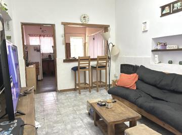 PH · 79m² · 3 Ambientes · 1 Cochera · PH en Venta en Victoria, Uruguay Al 2100 3 Ambientes Patio Cochera
