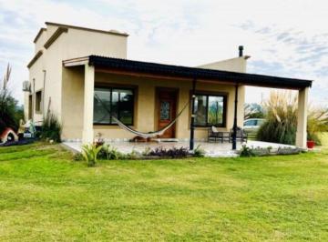 Quinta vacacional de 4 ambientes, San Vicente · Casa Quinta en San Vicente Financiación Directa