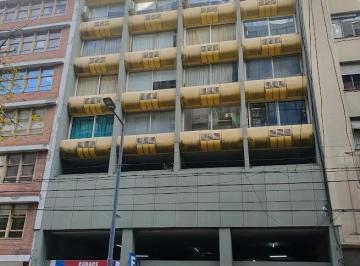 Departamento de 2 ambientes, Tribunales · 2 Ambientes, Inmejorable Ubicación y Buen Estado. Muy Luminoso, Aa. Termotanque