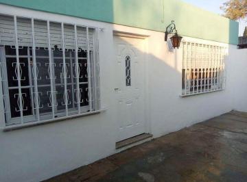 Casa · 60m² · 2 Dormitorios · Casa - Parque Casado