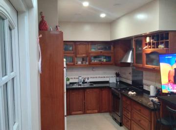 Casa de 5 ambientes, Floresta · Venta Casa 4 Ambientes con Quincho Floresta