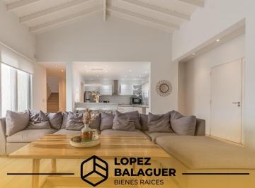 Casa · 230m² · 5 Ambientes · 4 Cocheras · Casa en Ciudad Evita - El Resguardo - 3 Dorm.