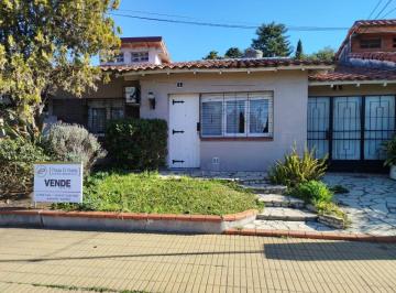 Casa de 5 ambientes, Lomas de Zamora · Casa en Venta de 3 Dorm. C/ Cochera en Banfield