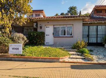 Casa de 5 ambientes, Lomas de Zamora · Casa en Venta de 3 Dorm. C/ Cochera en Banfield