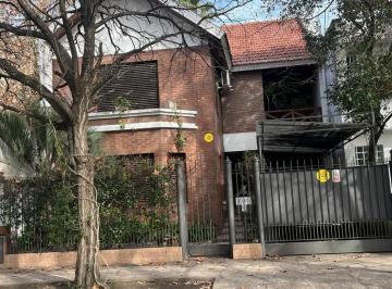 Casa · 300m² · Casa en Venta en Adrogue, Almirante Brown