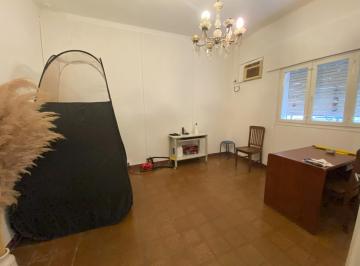 Casa de 4 ambientes, San Miguel de Tucumán · Casa Para Consultorios en Barrio Sur