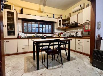 VEP-VEP-433_2 · Casa Venta con Local Ideal Dos Familias Zona ID Lynch
