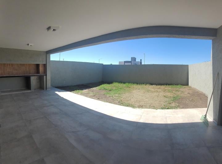 Casa · 150m² · 4 Ambientes · 2 Cocheras