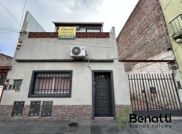 Casa · 80m² · 4 Ambientes · PH 4 Ambientes en Venta, Al Frente con Entrada Independiente