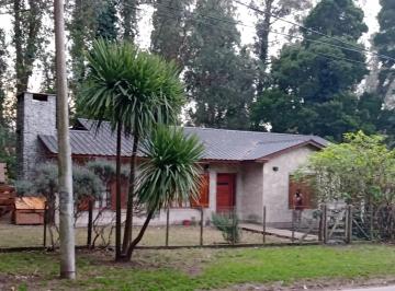 Casa · 100m² · 3 Ambientes · 1 Cochera · Chalet Venta y Permuta 3 Amb. Bosque P. Ramos Mar del Plata