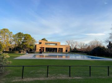 Club house · Ayres de Pilar. Lote en Venta
