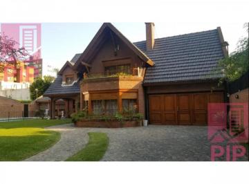 Casa · 300m² · 6 Ambientes · 10 Cocheras · Chalet en Venta en Ciudad Jardin