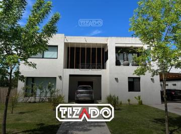 Casa · 400m² · 7 Ambientes · 1 Cochera · Casa en Venta en San Isidro Labrador, Villanueva, Tigre