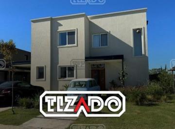Casa · 195m² · 4 Ambientes · Casa en Venta en Vila Marina II, Villanueva, Tigre