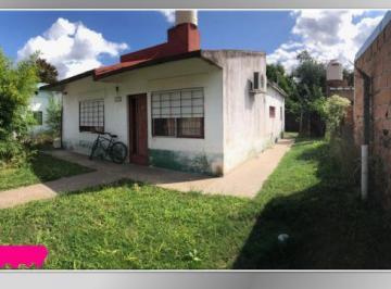 Casa · 80m² · 4 Ambientes · 1 Cochera · Casa en Marcos Paz