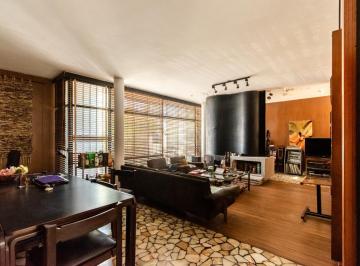 Casa · 166m² · 5 Ambientes · Excelente PH en Acassuso con Gran Terraza y Cochera Cubierta.