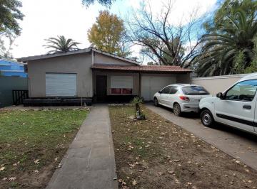 Casa · 120m² · 4 Ambientes · 2 Cocheras · Chalet 4 Amb Sobre Lote de 460 M&sup2;! - Villa Gobernador Udaondo
