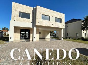 Casa · 300m² · Casa 5 Ambientes Saint Thomas Este