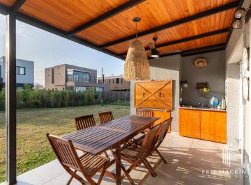 Casa de 5 ambientes, Pilar · Venta Casa en Lagoon Pilar (Apto Permuta)