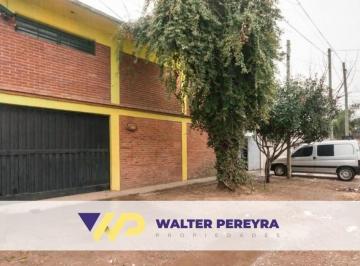 Departamento · 205m² · 3 Ambientes · 1 Cochera · Casa en Venta Misiones 1065 (San José - Almirante Brown)