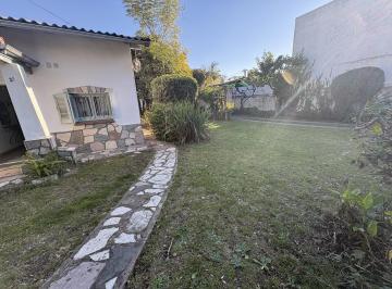 Terreno · 106m² · 3 Ambientes · 1 Cochera · Terreno en Venta en Temperley con 20 m de Frente con Casa a Reciclar