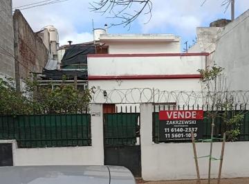 Casa de 3 ambientes, Villa Devoto · Casa Villa Devoto Lote Propio 141 m²
