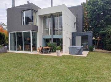 Casa · 217m² · 6 Ambientes · 2 Cocheras · Casa en Barrio Cerrado La Quinta