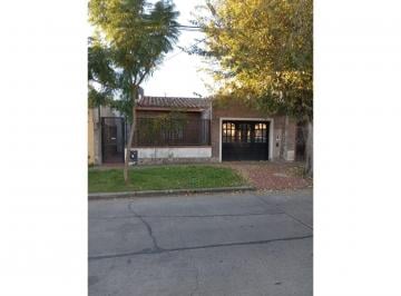 Casa · 145m² · 6 Ambientes · 1 Cochera · La Cumbre 1134 - Cochera Doble - Oportunidad