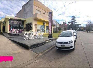 Casa · 297m² · 4 Ambientes · 3 Cocheras · Local Comercial + Casa + 2 Departamentos en Venta