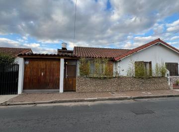 Casa de 8 ambientes, Villa Pueyrredón · Chalet Multifamiliar - Garage - Excelente!