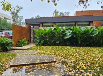 Casa de 4 ambientes, Campana · Excelente Casa con Vista Al Golf Reserva Cardales
