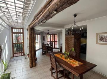 Casa de 9 ambientes, La Plata · 532 y 29 - Casa de Categoria - 3/ 4 Dorm. - Piscina Lote 10 X 45