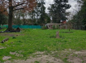 Quinta vacacional · 200m² · 3 Ambientes · 5 Cocheras · Gran Casaquinta en Gral. Rodríguez con Caballerizas