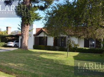 Casa · 208m² · 5 Ambientes · 1 Cochera · Casa en Venta Mapuche Country Club, Pilar