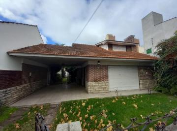 Casa · 180m² · 5 Ambientes · 2 Cocheras · Venta Chalet Al Frente Mas Casa Al Fondo