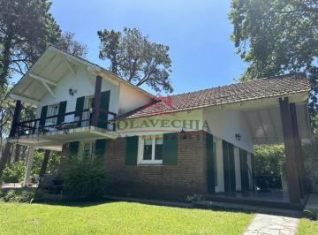 Casa · 204m² · 4 Ambientes · 1 Cochera · Casa en Pinamar Golf