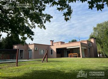 Casa · 280m² · 5 Ambientes · Casa en Alquiler en Club de Campo La Tacuara