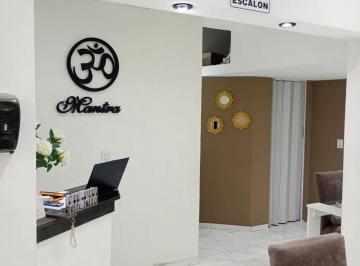 Local comercial de 2 ambientes Alquiler $ 800.000 · Dueño Directo Local en Galería Cerrada, Castelar Sin Garantía