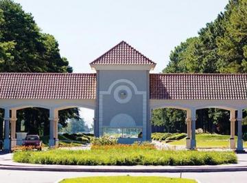 Terreno · 1500m² · Club de Campo Pinares con Golf y Bosques