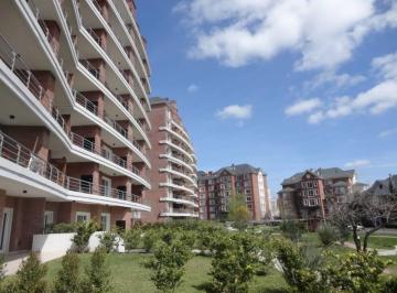 Departamento · 135m² · 4 Ambientes · 1 Cochera · Alquiler Anual / Venta 3 Dorm. con Jardín Al Rio en Nordelta