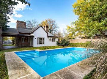 Casa · 79m² · 4 Ambientes · 2 Cocheras · Venta - Casa - 2 Dorm. - Cochera y Piscina - Professional Country Club, Funes.