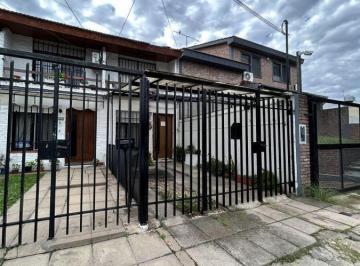 Casa · 90m² · 3 Ambientes · 1 Cochera · PH 3 Ambientes Castelar Sur