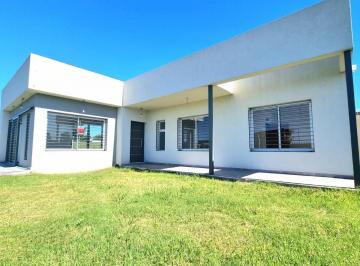 Casa · 100m² · 4 Ambientes · 3 Cocheras · Casa a Estrenar en Ringuelet