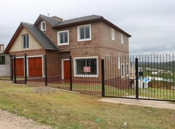 Casa · 265m² · 4 Ambientes · 2 Cocheras · Casa en Venta con Pileta en Salsipuedes