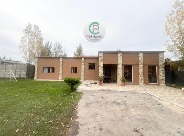 Casa · 220m² · 4 Ambientes · Casa en Venta Permuta Barrio Cerrado La Escondida