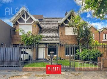 Casa · 242m² · 5 Ambientes · 1 Cochera · Casa en Venta en Lomas de Zamora Oeste