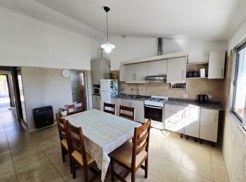 Casa de 4 ambientes, Villa Carlos Paz · Alquiler Temporario - Casa Para 4 / 5 Personas - con Pileta en Villa Carlos Paz