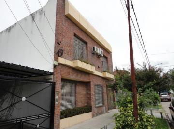 Casa de 6 ambientes, Tres de Febrero · Casa en Venta 4 con Jardin, Galeria, Parrilla, Garage