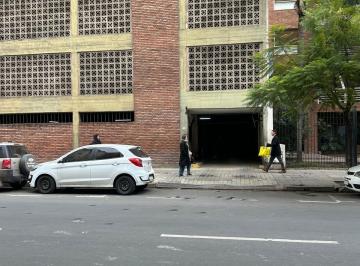Garage , Córdoba · Cochera en El Corazón de Nueva Córdoba: ¡No La Dejes Escapar!